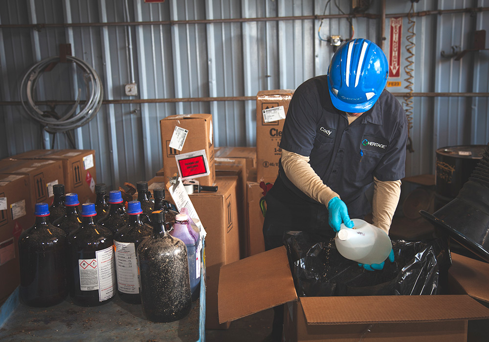 lab packing employee