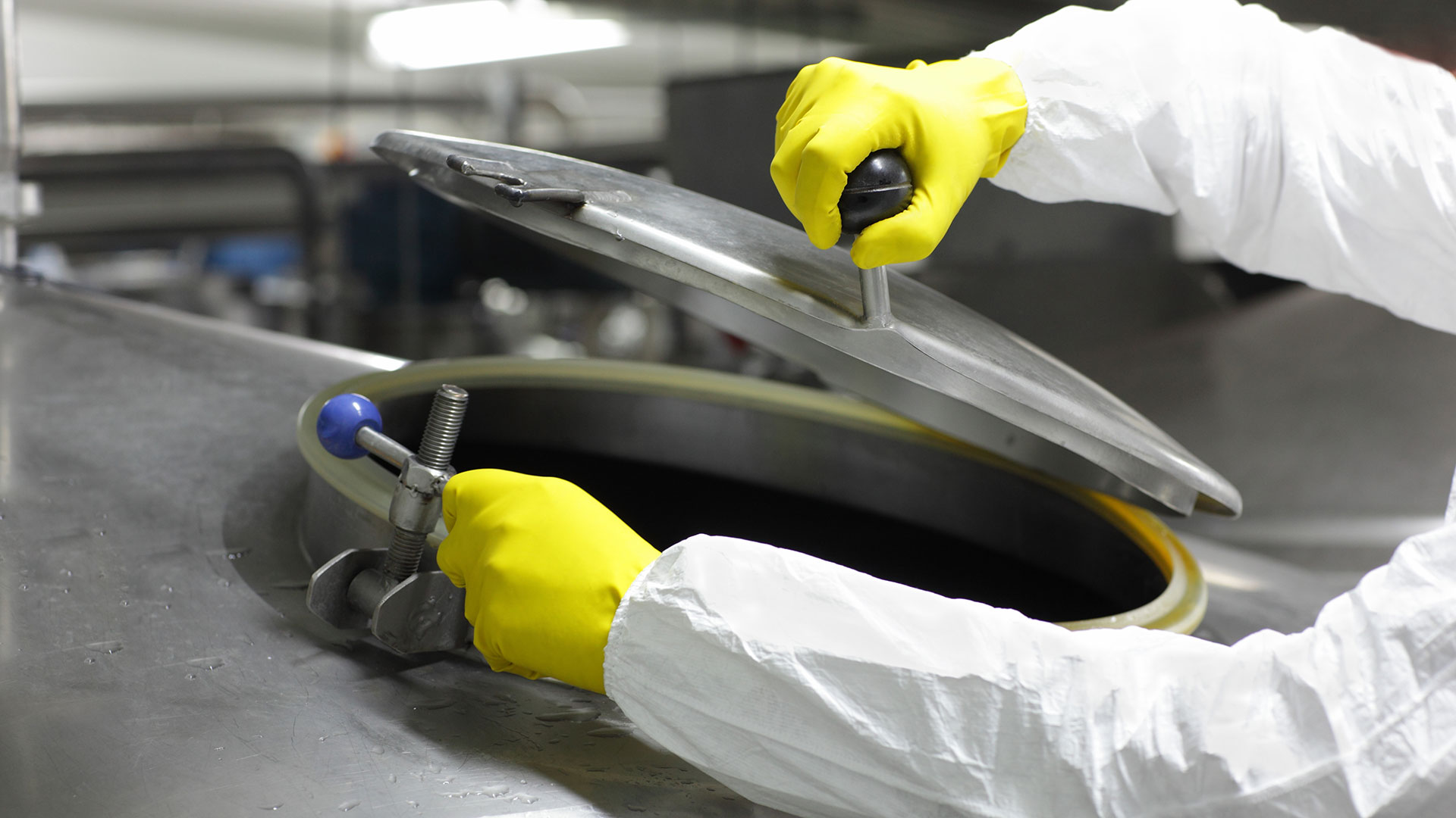 https://www.heritagewastesolutions.com/wp-content/uploads/2022/03/allied_chemical_batching.jpg
